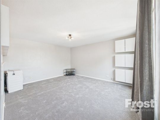 Whitley Close, Stanwell, Staines-upon-Thames,TW19 - Photo 1
