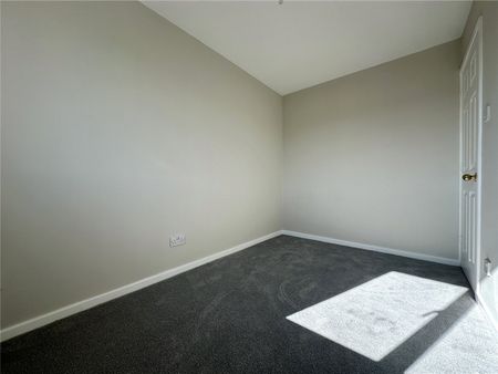 28, Stonegate Lane, Meanwood, Leeds, West Yorkshire, LS7 2TJ - Photo 3