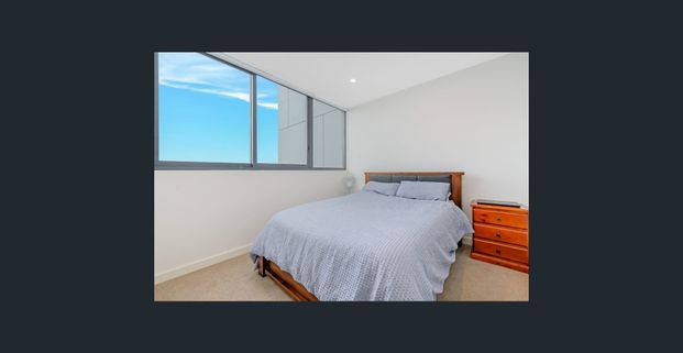 Stunning North Facing Apartment - Photo 1