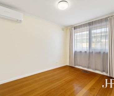 Walk to Everything: Spacious 3-Bedroom Living in Burwood East - Photo 2