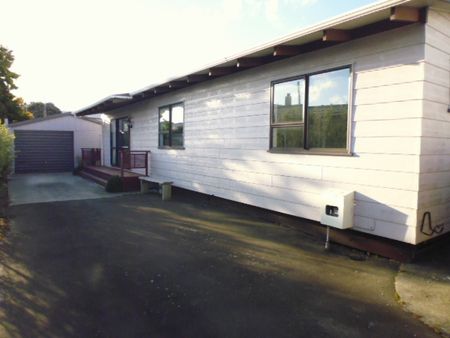 Lovely Home in Oxford Terrace - Photo 3