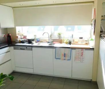 Ruim appartement met autostaanplaats vlakbij het centrum - Foto 5