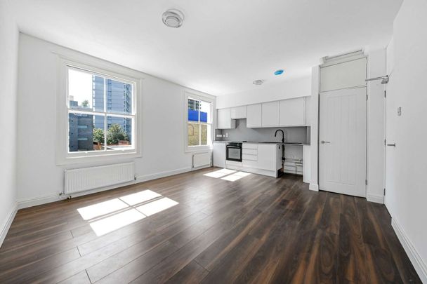 A brand newly refurbished one double bedroom apartment situated on the top floor of this period conversion. - Photo 1