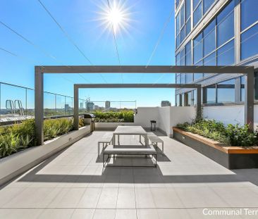 Luxurious Penthouse Living in the Heart of North Sydney &ast;&ast; ... - Photo 6