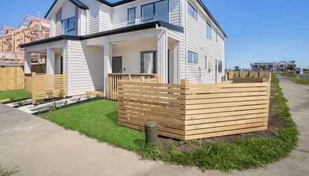 Stunning 4-Bedroom Family Home in Karaka - Photo 2