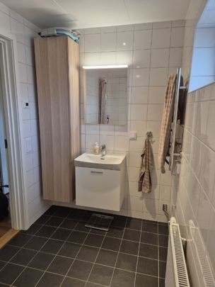 Rymligt radhus med tre sovrum i barnvänligt område i Kållered! - Photo 1