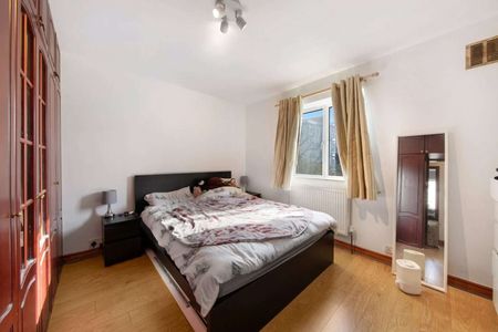 Two‑bedroom apartment in one of St John’s Wood’s most desirable residential pockets - Photo 4