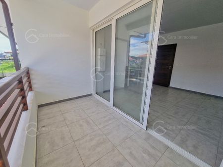 Location Appartement 2 pièces 38m² REMIRE MONTJOLY 97354 - Photo 5