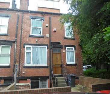 2 bedroom end of terrace house to rent - Photo 6