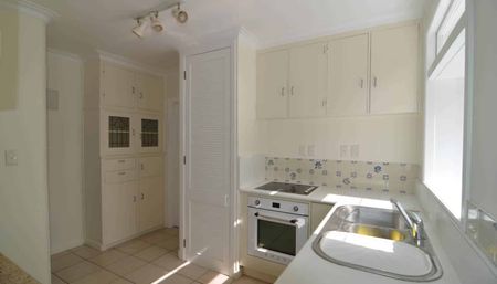 Art Deco Bungalow – 2 Double Bedrooms + Flex Room - Photo 5