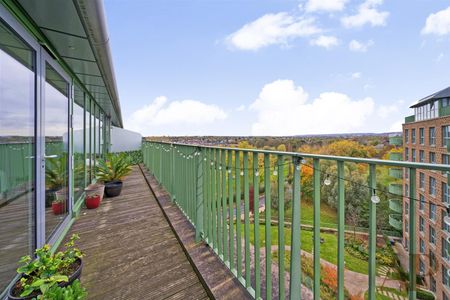 Ottley Drive, London - Photo 2