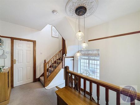 5 bedroom semi-detached house to rent - Photo 2