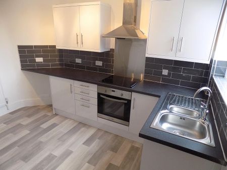 2 bedroom terraced house to rent - Photo 5