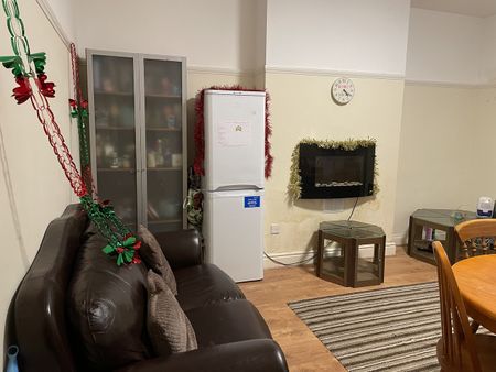 Room in a Shared House, Welford Road, LE2 - Photo 2