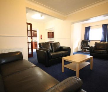 5 bedroom semi-detached house to rent - Photo 5