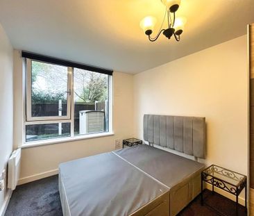 2 bedroom ground floor flat to rent - Photo 4