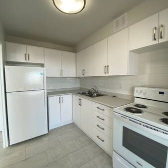 SOUTH EXPOSURE!!! UNIT 1-BEDROOM APARTMENT - Photo 1
