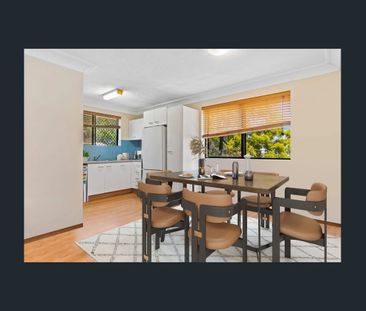 Freshly painted unit in Prime location! - Photo 3