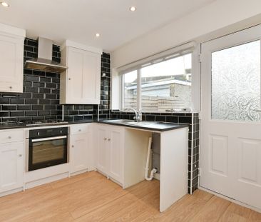 142 Coniston Road, S18 - Photo 5