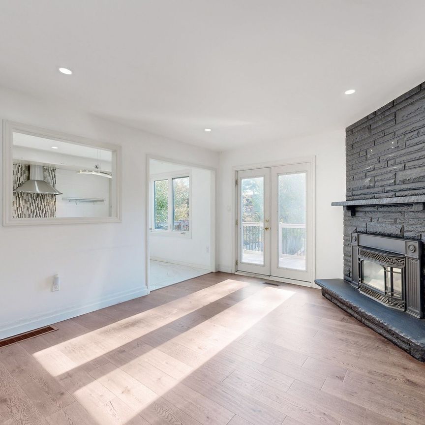 For Lease - 300 Charlton Avenue, Vaughan, Ontario - Photo 1