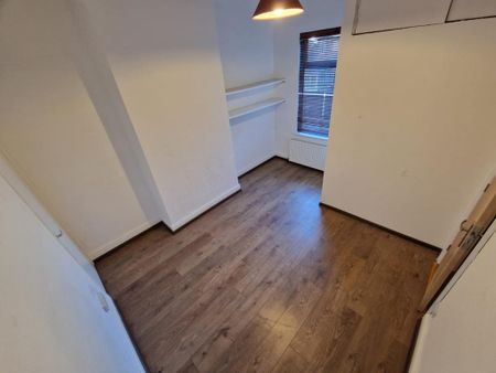 3 bedroom terraced house to rent - Photo 3