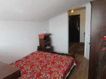 De inchiriat 3 camere, 54 mp, mobilat si utilat! Parcare! Zona Terra! - Photo 5