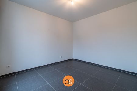 Lichtrijk tweeslaapkamer appartement te huur in Roeselare - Foto 2