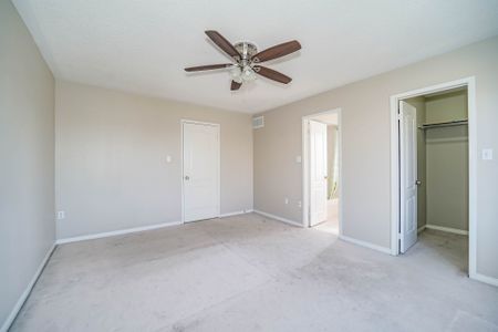 For Lease - 2 Oglevie Drive, Whitby, Ontario - Photo 4