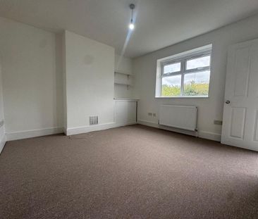 2 bedroom semi-detached house to rent - Photo 3
