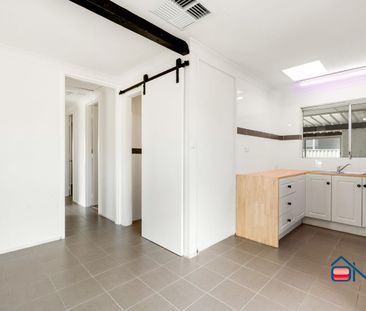 ARMADALE - 3X1 - CHARMING SPACIOUS CORNER BLOCK! - Photo 3