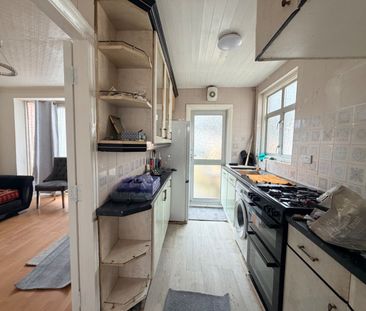 3 bed semi-detached house to rent in Monks Park, Wembley, HA9 - Photo 6