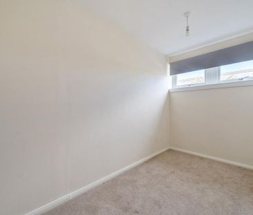 3 bedroom end of terrace house to rent - Photo 5