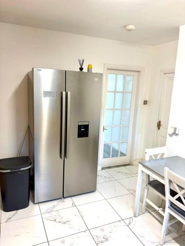 Spearing Road, High Wycombe - Photo 2