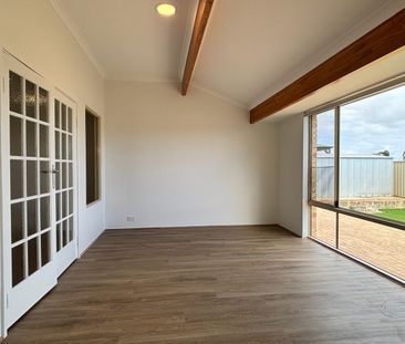 Coastal Lifestyle Meets Modern Comfort - Photo 2