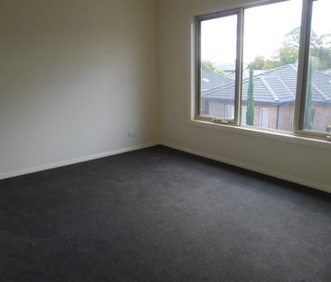 SUPER LARGE MODERN TWO STOREY 4 BEDROOM! - Photo 3