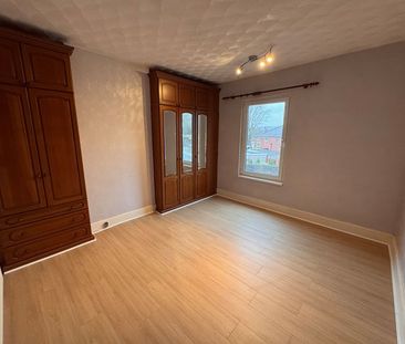 Park Road, Worsbrough - Photo 2