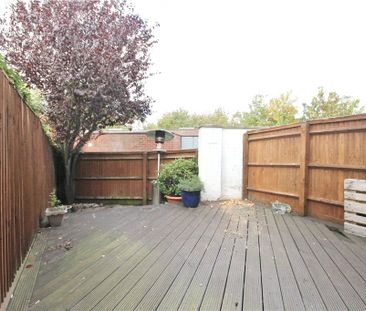 Barneby Close, Twickenham, TW2 6RR - Photo 3