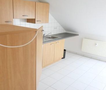 / 2 – Raum Dachgeschoss Wohnung mit EBK und Galerie / ab sofort - Photo 1
