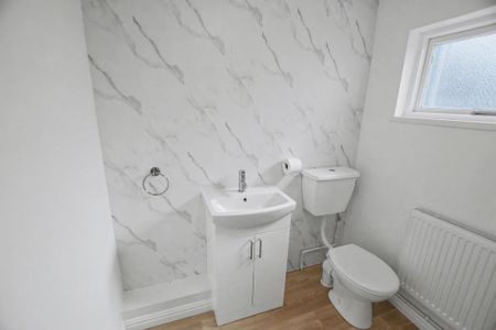 3 bedroom terraced house to rent - Photo 5