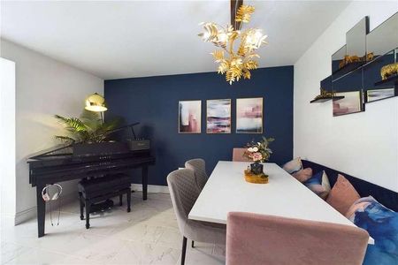 Albert Close, Spencers Wood, Reading, Berkshire, RG7 - Photo 4