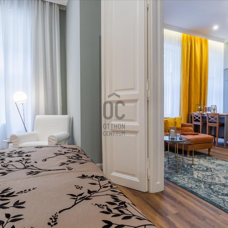 Kiadó újszerű állapotú lakás - Budapest VI. kerület - Photo 1