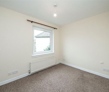 2 bedroom end of terrace house to rent - Photo 5