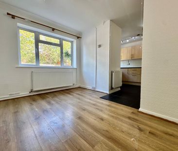 4 bedroom terraced house to rent - Photo 2