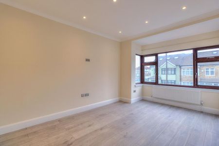 4 bedroom terraced house to rent - Photo 5