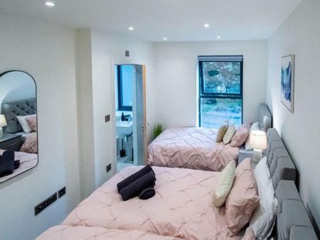 4 bedroom townhouse to rent - Photo 5