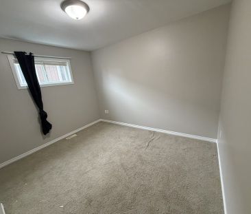 Rutland Bright 1 Bedroom + Den In-law Suite – Available December 1 - Photo 1