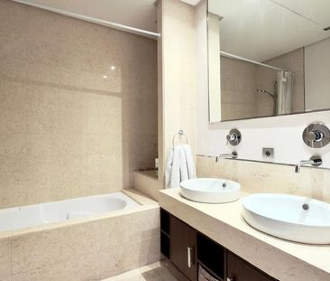 Luxury penthouse for rent in Benahavís, Spain - Photo 2