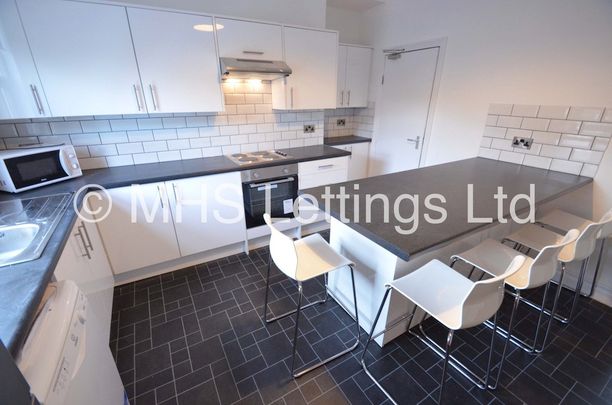6 Bedroom Mid Terraced House for rent in Headingley Mount - Photo 1