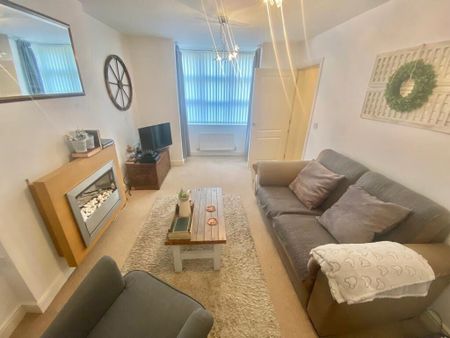 Sylvan Ridge, Huddersfield - Photo 2