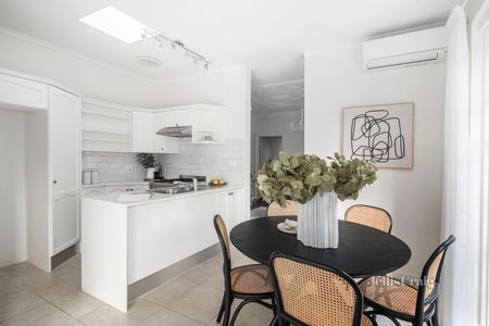 17 Arkle St, Prahran - Photo 2